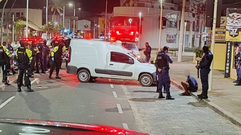 Cadáver encontrado em carro na Orla de Salvador é identificado