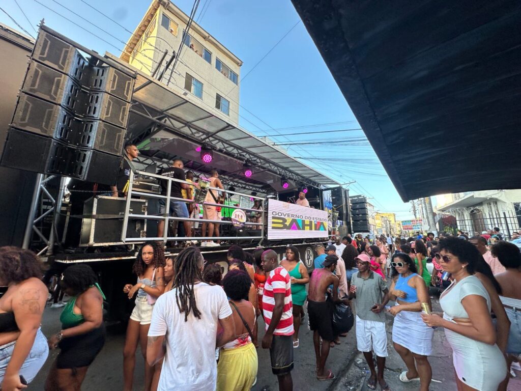 Arrastão Avassalador deixa amor, Axé e ancestralidade nas ruas do Engenho Velho de Brotas