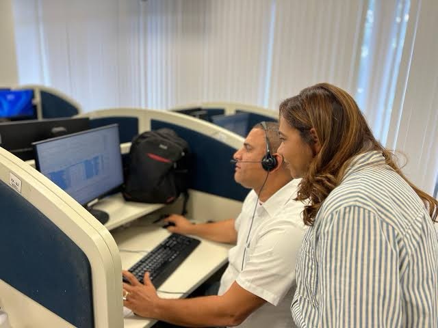 Roberta Santana secretária