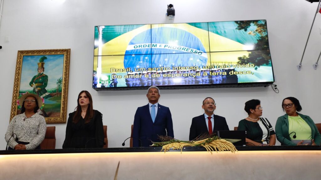 Jerônimo Rodrigues em Feira de Santana com trabalhadores rurais