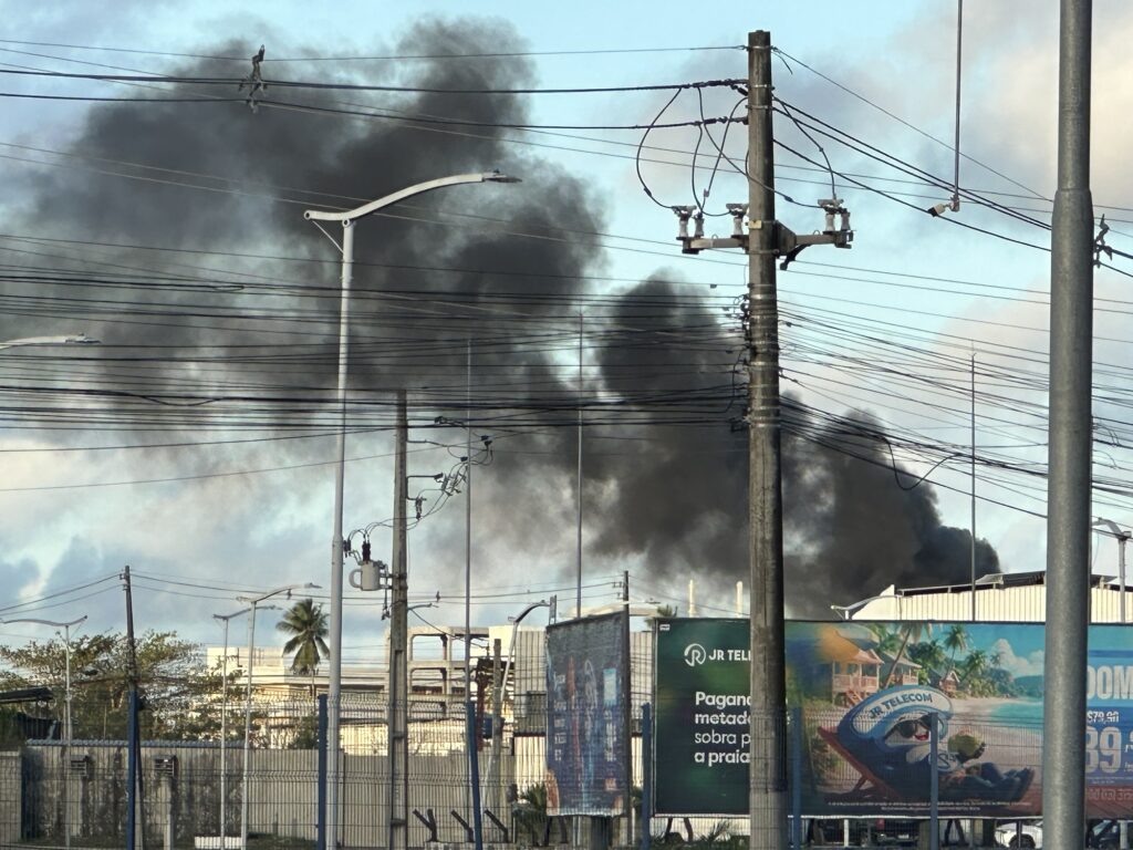 Incêndio Camaçari jardim limoeiro